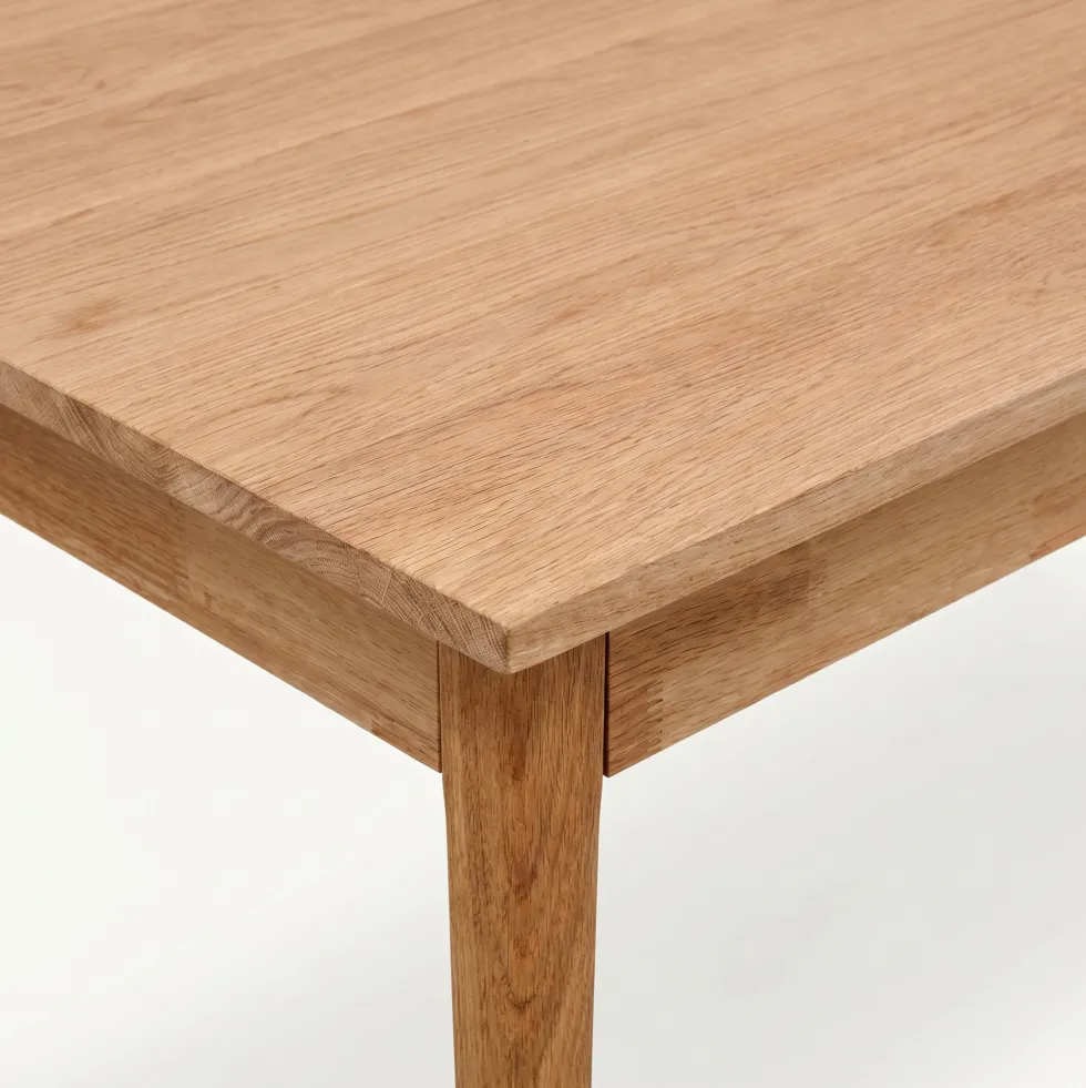 Matbord 'Fager' 135cm - Vitpigmenterad
